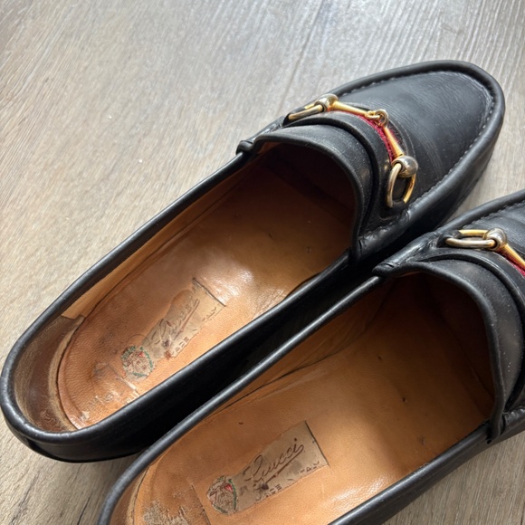 Gucci Black Leather Loafers with Red and Gold Accents - Picture 2 of 4